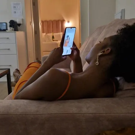 Apartment 4u *